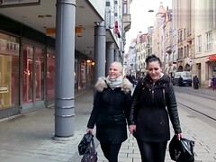 Leie, Blondine, Braunhaarige, Deutsch, Hd, Orgasmus, Öffentlich, Flotter dreier