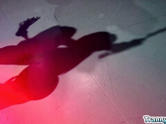 Nana, Sucer une bite, Gorge profonde, Hard, Hd, Talons, Rugueux, Transsexuelle