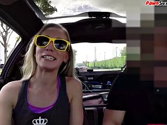 Leie, Blondine, Aufs gesicht abspritzen, Handjob, Milf, Büro, Tätowierung, Titten