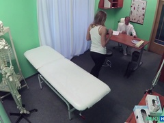 Amateur, Lécher le cul, Médecin, Infirmière, Bureau, Nénés, Uniforme, Voyeur