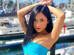 Cul, Grosse bite, Sucer une bite, Brunette brune, Branlette thaïlandaise, Léchez, Seins naturels, Maigrichonne