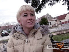 Bad, Blondine, Blasen, Hundestellung, Milf, Pov, Rasiert, Entkleiden