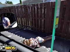 Grote mammen, Blond, Pijpbeurt, Rondborstig, Stel, Hardcore, Buiten, Roken