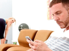 Enthousiasteling, Grote lul, Grote mammen, Blond, Pijpbeurt, Masturbatie, Geschoren, Tiener