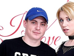 Leie, Blondine, Hundestellung, Hardcore, Interrassisch, Natürlichen titten, Rasiert, Dürr