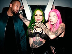 Grosser arsch, Grosser schwanz, Grosse titten, Blasen, Hundestellung, Frau frau mann, Milf