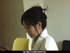 Aziatisch, Sperma in gezicht, Japaans, Likken, Moeder, Kut duiken, Trio, Vibrator