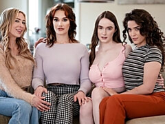 18 летние, Большие сиськи, Пальцем, Лесбиянка, Мастурбация, Киски, Бритые, Стриптизерша