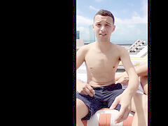 Harig, Huisgemaakt, Latijnse vrouw