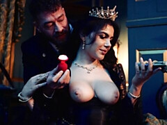 Culo grande, Verga grande, Tetas grandes, Morena, Estilo perrito, Peludo, Tetas naturales, Coño