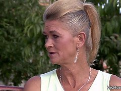 Schönheit, Blondine, Blasen, Geile alte tussi, Kehlenfick, Reif, Milf, Stiefmutter