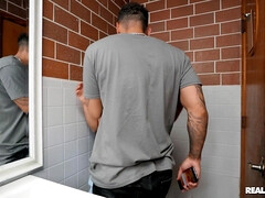 Cuarto de baño, Negro, Mamada, Corridas faciales, Novia, Tetas naturales, Realidad, Tetas