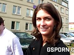 Leie, In den arsch, Arsch, Braunhaarige, Milf, Mutti, Im freien, Zierlich