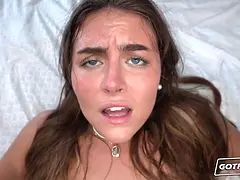 Sucer une bite, Brunette brune, Hd, Maman, Nue, Pov, Criant, Nénés