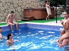 Club, Fétiche, Doigter, Branlette thaïlandaise, Hd, Orgie, De plein air, Public