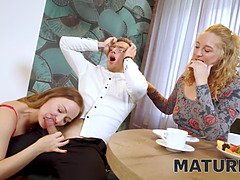 ブロンド, エロ熟女, Hd, 熟年, 淫乱熟女, ロシア人, 義母, 三人
