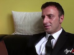 Grote mammen, Pijpbeurt, Brits, Oudere vrouw, Diep in de keel, Rijpe lesbienne, Moeder, Schreeuwen