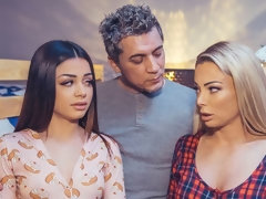 フェラチオ, 茶髪の, 捕まる, バック, 女 人男 人, 手コキする, ティーン, 三人