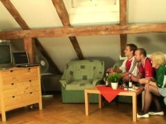 Blonde, Sucer une bite, Européenne, Mature, Réalité, Plan cul à trois