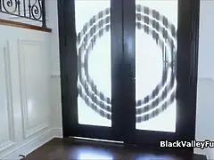 Amateur, Bikini, Ébano, Interracial, Al aire libre, Realidad, Gritar, Voyeur