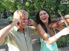 Morena, Corridas faciales, Tacones, Al aire libre, Público, Medias largas, Tatuaje