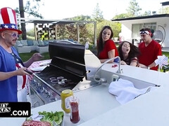 Chica, Morena, Tetona, Corridas, Pajear, Madres para coger, Al aire libre, Trio