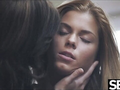 Blonde, Brunette brune, Plantureuse, Poilue, Mère que j'aimerais baiser, Seins naturels, Chatte, Nénés