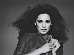 Grosse titten, Bikini, Braunhaarige, Europäisch, Lingerie, Masturbation, Titten