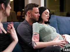 Grosser schwanz, Grosse titten, Vollbusig, Paar, Schwanz, Hardcore, Schwanger, Strümpfe