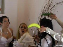 Habillées, Gants, Groupe, Fait maison, Lesbienne, Orgie, Douche, Echangistes