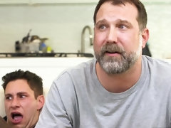 Grosser schwanz, Grosse titten, Braunhaarige, Hochschule, Paar, Hardcore, Hd, Küche