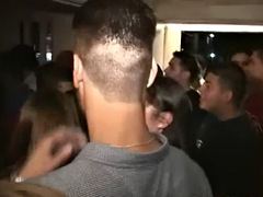 Sucer une bite, Brunette brune, Collège université, Hard, Fête, Pute, Étudiant, Suçant