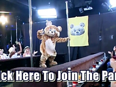 Amateur, Homme nu et filles habillées, Dansant, Fétiche, Hard, Interracial, Fille latino, Fête