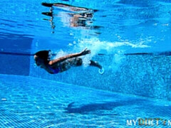 Arsch, Bad, Blasen, Braunhaarige, Hundestellung, Masturbation, Jungendliche (18+), Nass