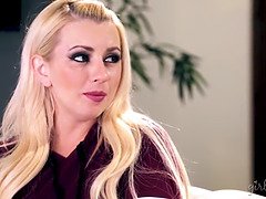 Américain, Face assise, Lesbienne, Mature, Mère que j'aimerais baiser, Maman, Épouse