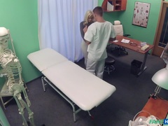 Pijpbeurt, Hondjeshouding, Likken, Verpleegster, Kantoor, Gezichtspunt, Kut duiken, Uniformpje