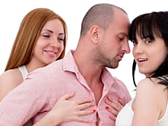 Grosser schwanz, Blasen, Süss, Hundestellung, Frau frau mann, Muschi, Flotter dreier, Titten
