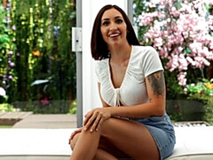 Большие сиськи, Минет, Брюнетки, Собачьи, Короткая стрижка, Тощие, Молоденькие, Сиськи