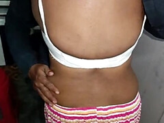 18 ans, Frère, Indienne, Domestique, Maman, Seins naturels, Soeurs, Épouse