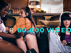 69 negenenzestig, Grote mammen, Lesbisch, Likken, Masseren, Olie, Kut duiken, Realiteit