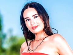 Gros cul, Grosse bite, Gros seins, Sucer une bite, Brunette brune, En levrette, Talons