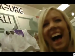 Bezaubernd, Blondine, Besamung, Kehlenfick, Lesbisch, Pov, Jungendliche (18+), Flotter dreier