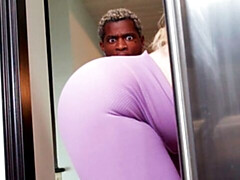 Gros cul, Grosse bite, Gros seins, Blonde, Sucer une bite, En levrette, Interracial, Mère que j'aimerais baiser