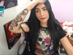 Tattoed girl solo masturbation on webcam