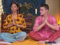 Asiatique, Couple, Branlette thaïlandaise, Hd, Massage, Masturbation, Seins naturels, Rasée
