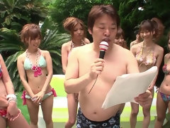 Asiatisch, Bikini, Gruppe, Japanische massage, Pool, Rotschopf, Jungendliche (18+), Titten