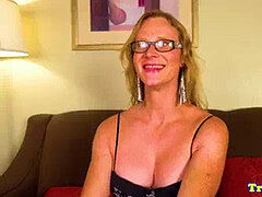 Mature trans stunner milking in undergarments